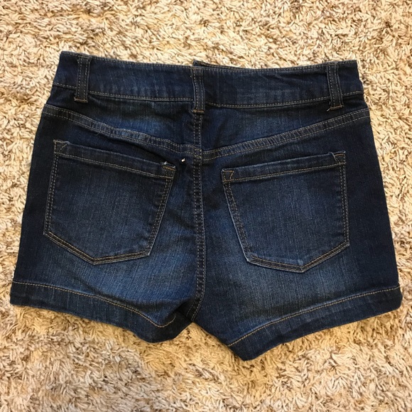 Shorts - Picture 2 of 3